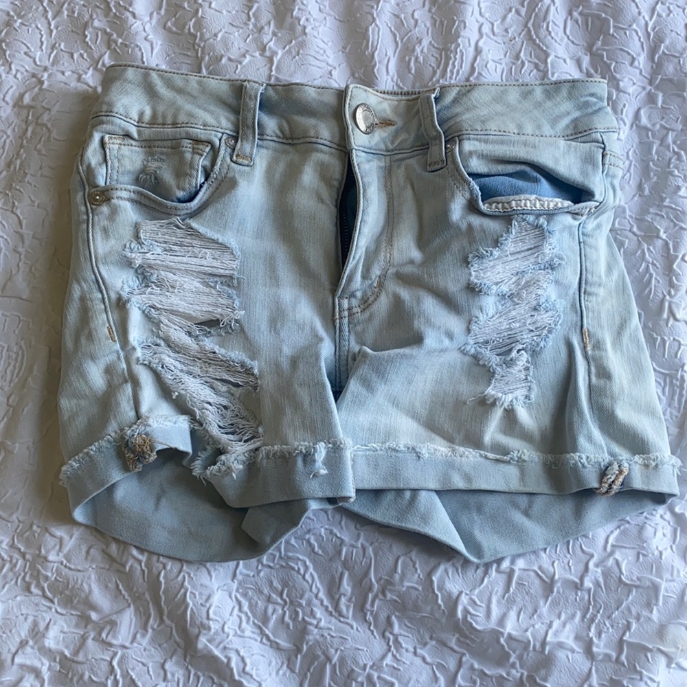 Size 6 American eagle shorts
